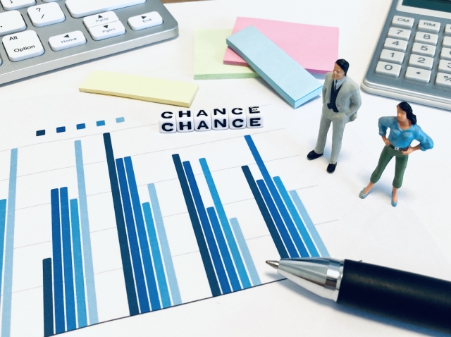 チャンスと書かれたレゴブロックがおかれている画像